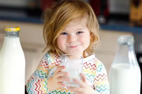 مصرف شیر گاو برای کودکان چه فوایدی دارد؟
