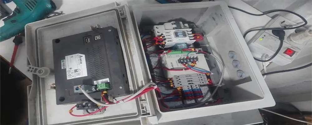 عملیات سرویس تابلو PLC سیستم توزیع شیر گوساله دانی شرکت ملاردشیر