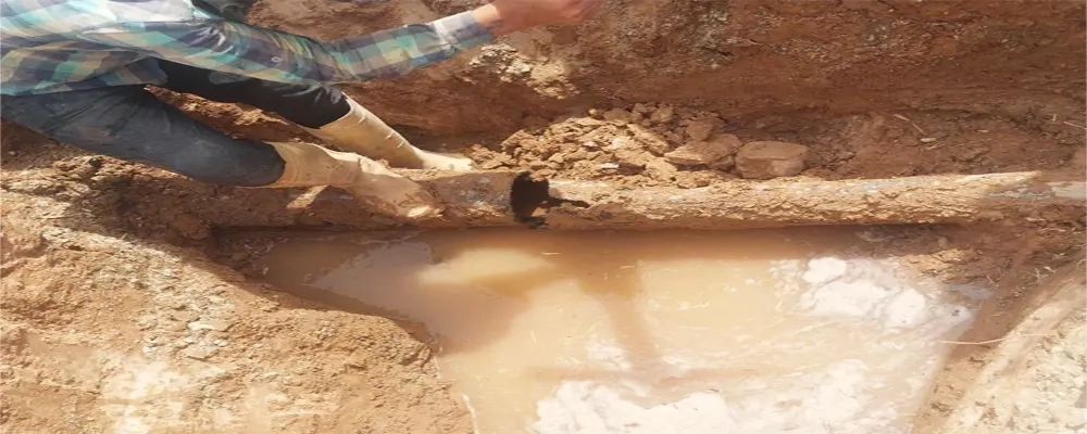 عملیات بهسازی لوله آب اصلی شرکت ملاردشیر