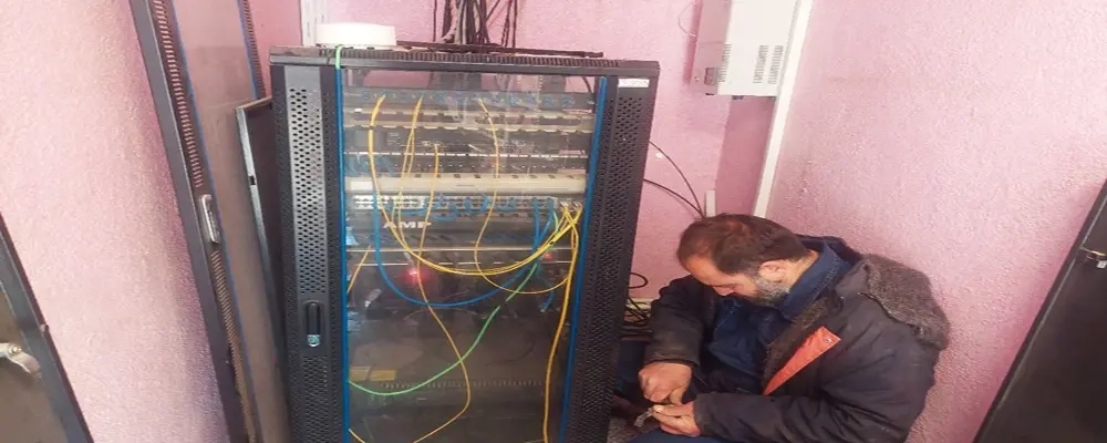 عملیات اتصال برق ساختمان حراست شرکت ملاردشیر به سیستم برق اضطراری (UPS)  