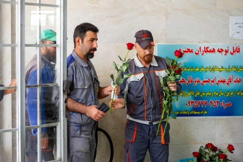 تجلیل از کارگران نمونه شرکت ملاردشیر در مراسم بزرگداشت روز کارگر  
