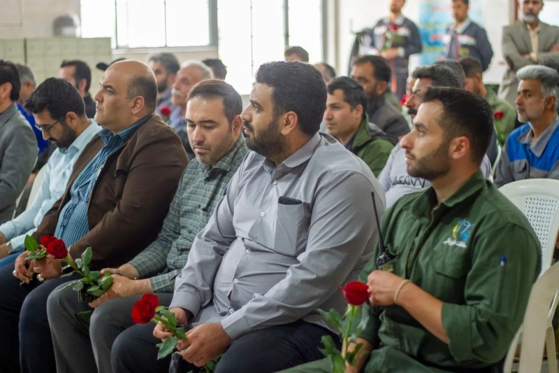تجلیل از کارگران نمونه شرکت ملاردشیر در مراسم بزرگداشت روز کارگر  