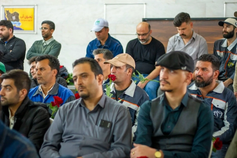 تجلیل از کارگران نمونه شرکت ملاردشیر در مراسم بزرگداشت روز کارگر  