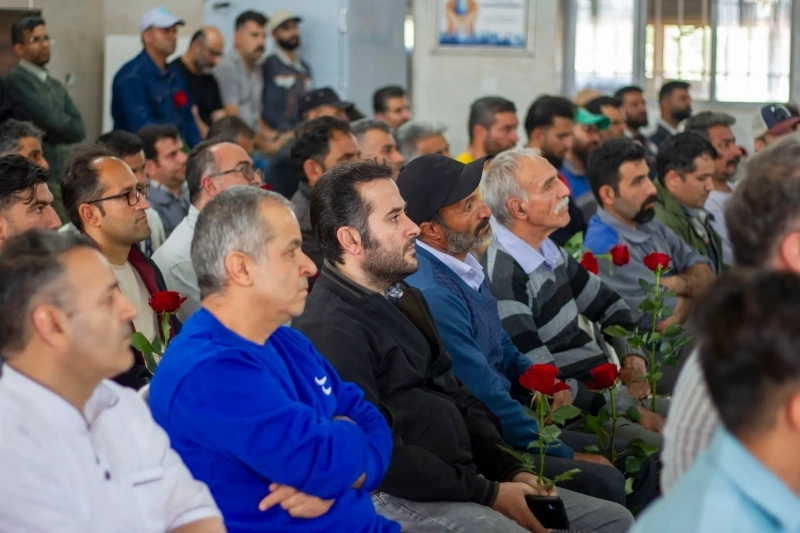 تجلیل از کارگران نمونه شرکت ملاردشیر در مراسم بزرگداشت روز کارگر  