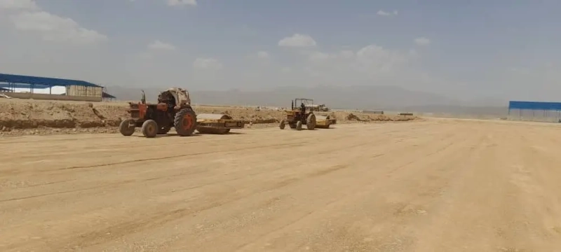 عملیات کامپکت لایه اول محل احداث سیلوی ذرت 3 و 4 پروژه دامپروری 6000 رأسی ملایر 