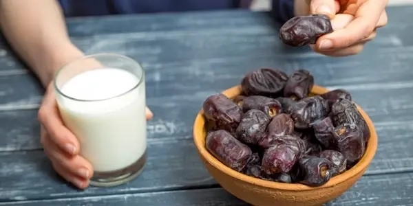 خواص شیر و خرما برای کم‌ خونی | روش مصرف صحیح برای درمان کم خونی