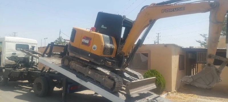 عملیات بهسازی لوله اصلی آب شرکت ملاردشیر