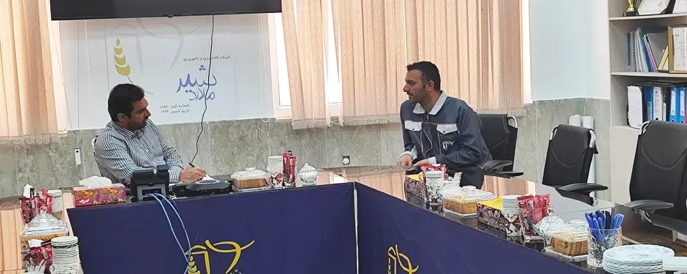 جلسه ملاقات عمومی کارکنان با مدیرعامل شرکت ملاردشیر در راستای تقویت ارتباطات سازمانی و رسیدگی به مطالبات پرسنل