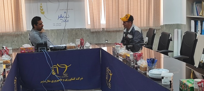 جلسه هفتگی ملاقات عمومی کارکنان با مدیرعامل شرکت ملاردشیر در راستای تقویت ارتباطات سازمانی و رسیدگی به مطالبات پرسنل