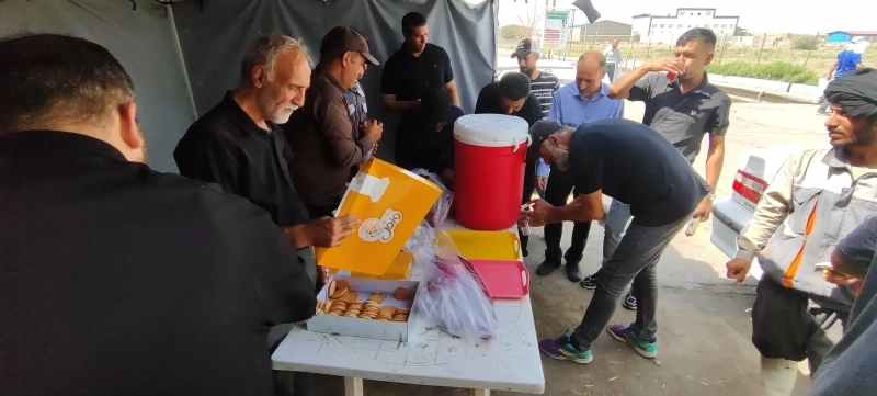 برپایی ایستگاه صلواتی داوطلبانه کارکنان واحد تولید شرکت ملاردشیر در پنجمین روز محرم
