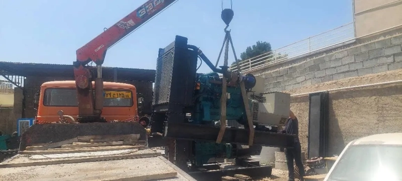 عملیات مونتاژ تابلو برق و راه‌ اندازی فن‌ ها در بخش دیزل‌ ژنراتور شرکت ملاردشیر