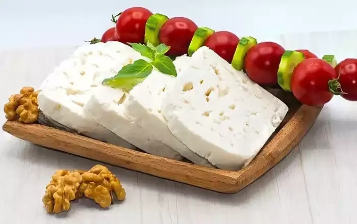 بهترین پنیرها برای کاهش وزن و تناسب اندام؛ کدام انتخاب سالم‌ تر است؟