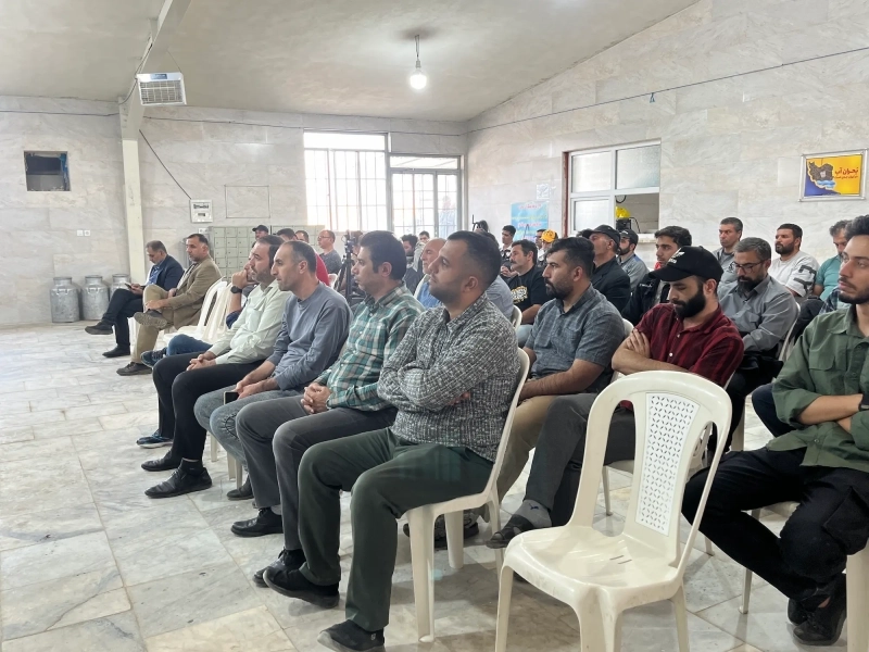 برگزاری مراسم گرامیداشت هفته دفاع مقدس با حضور فرماندهان دوران حماسه و ایثار در شرکت ملاردشیر