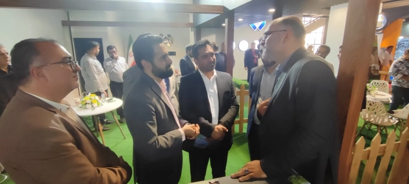 بازدید مشاور مدیر عامل و مدیرکل دفتر مرکزی حراست شستا از غرفه شرکت کشاورزی و دامپروری ملاردشیر در بیست‌ و چهارمین نمایشگاه بین‌ المللی دام و طیور کشور