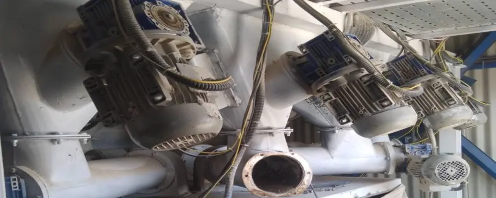 عملیات افزایش راندمان موتورهای مخازن هشتگانه در کارخانه خوراک تمام اتوماتیک شرکت ملاردشیر