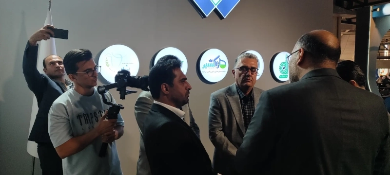 بازدید مشاور مدیر عامل و مدیرکل دفتر مرکزی حراست شستا از غرفه شرکت کشاورزی و دامپروری ملاردشیر در بیست‌ و چهارمین نمایشگاه بین‌ المللی دام و طیور کشور