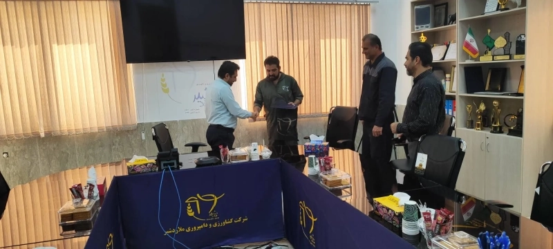 تقدیر و تشکر مدیرعامل شرکت ملاردشیر از دکتر عسگری به مناسبت گرامیداشت روز دامپزشک