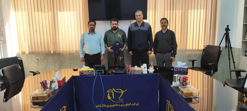 تقدیر و تشکر مدیرعامل شرکت ملاردشیر از دکتر عسگری به مناسبت گرامیداشت روز دامپزشک