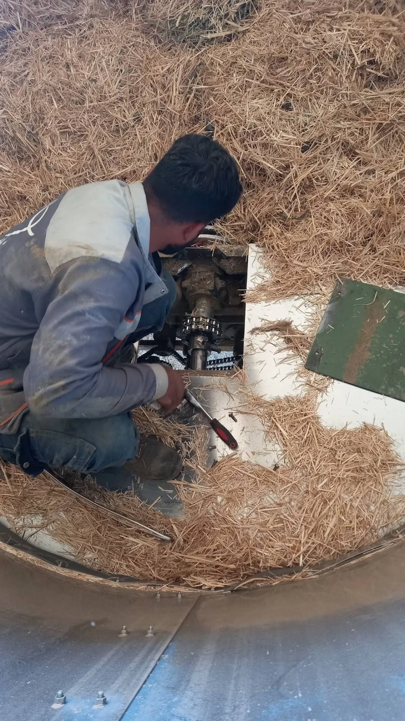 بازدید دوره‌ ای از قطعات حساس کارخانه خوراک تمام‌ اتوماتیک شرکت ملاردشیر