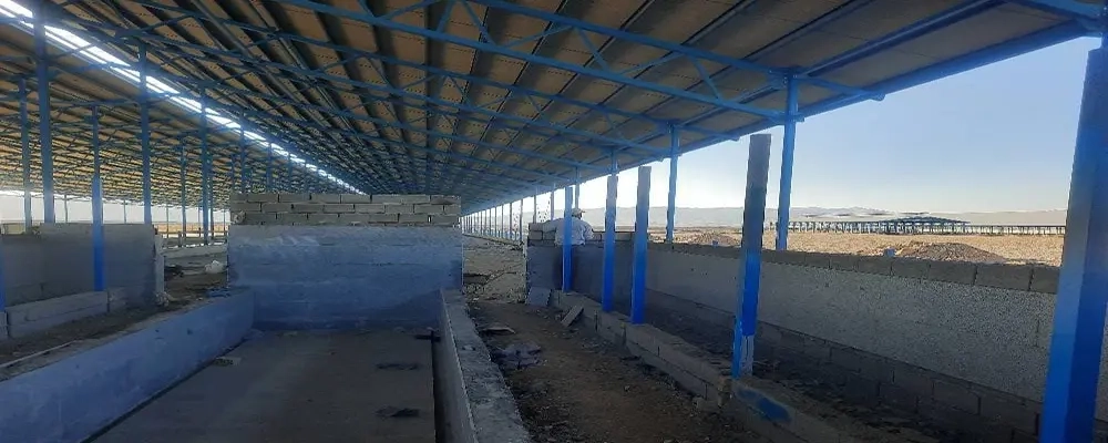 عملیات بهسازی و ارتقای نمای داخلی چاله شیردوشی زایشگاه در پروژه ملایر