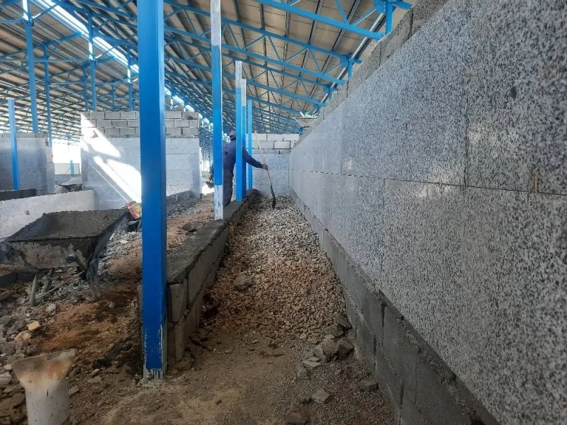 عملیات بهسازی و ارتقای نمای داخلی چاله شیردوشی زایشگاه در پروژه ملایر