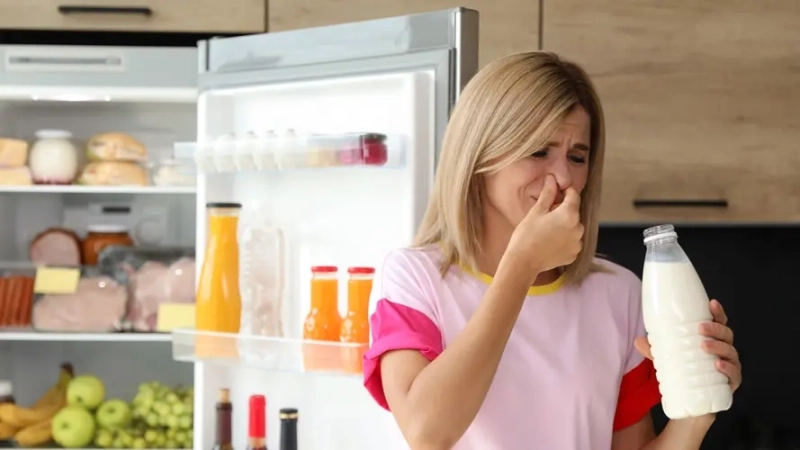 روش‌ های ساده و مطمئن برای تشخیص شیر فاسد و سالم نگه داشتن آن