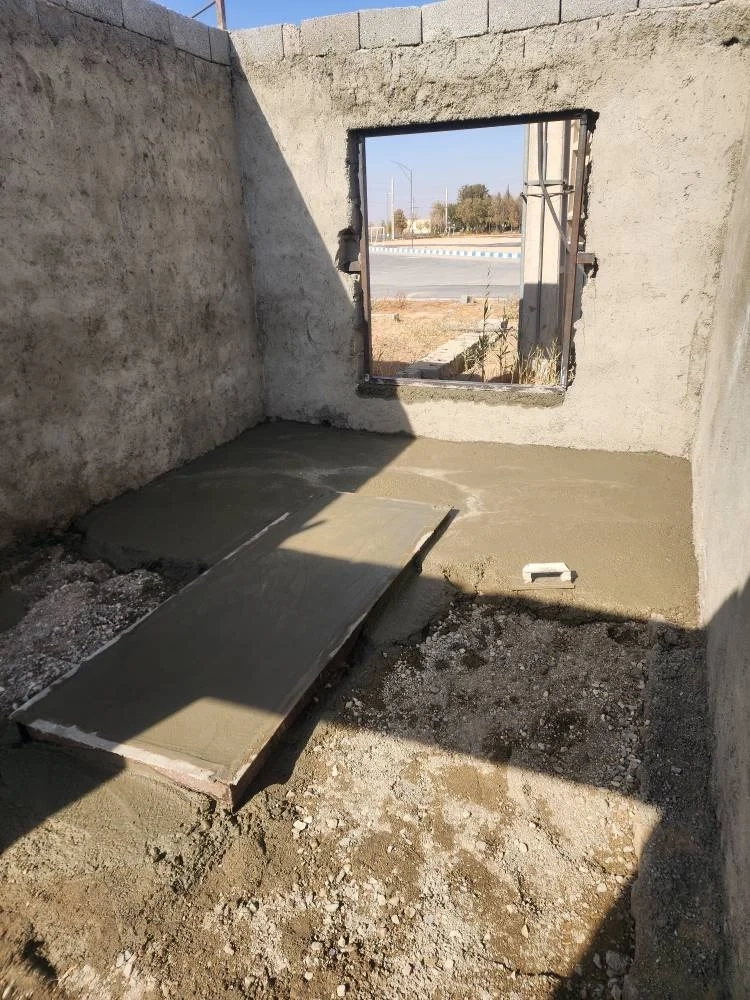 عملیات ساخت اتاق ژنراتور و انتقال تجهیزات به درون این فضا در شرکت ملاردشیر