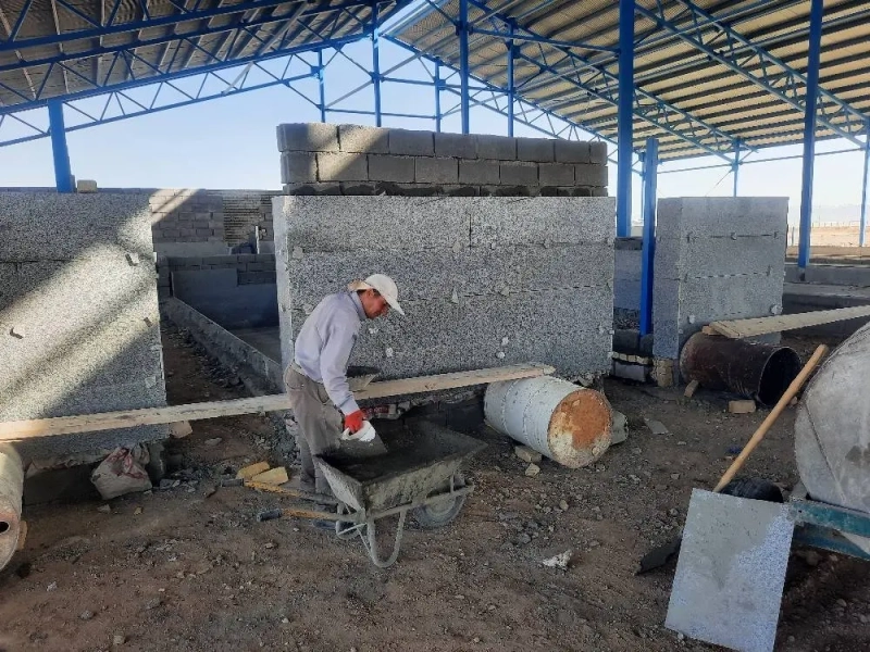 عملیات بهسازی و ارتقای نمای داخلی چاله شیردوشی زایشگاه در پروژه ملایر