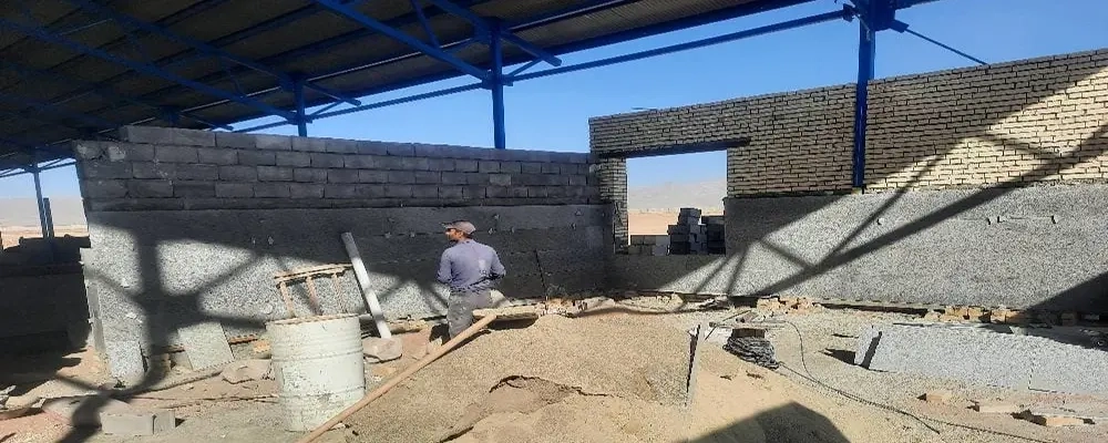 عملیات بهسازی و ارتقای نمای سالن جمع‌ آوری شیر در پروژه 6000 رأسی ملایر