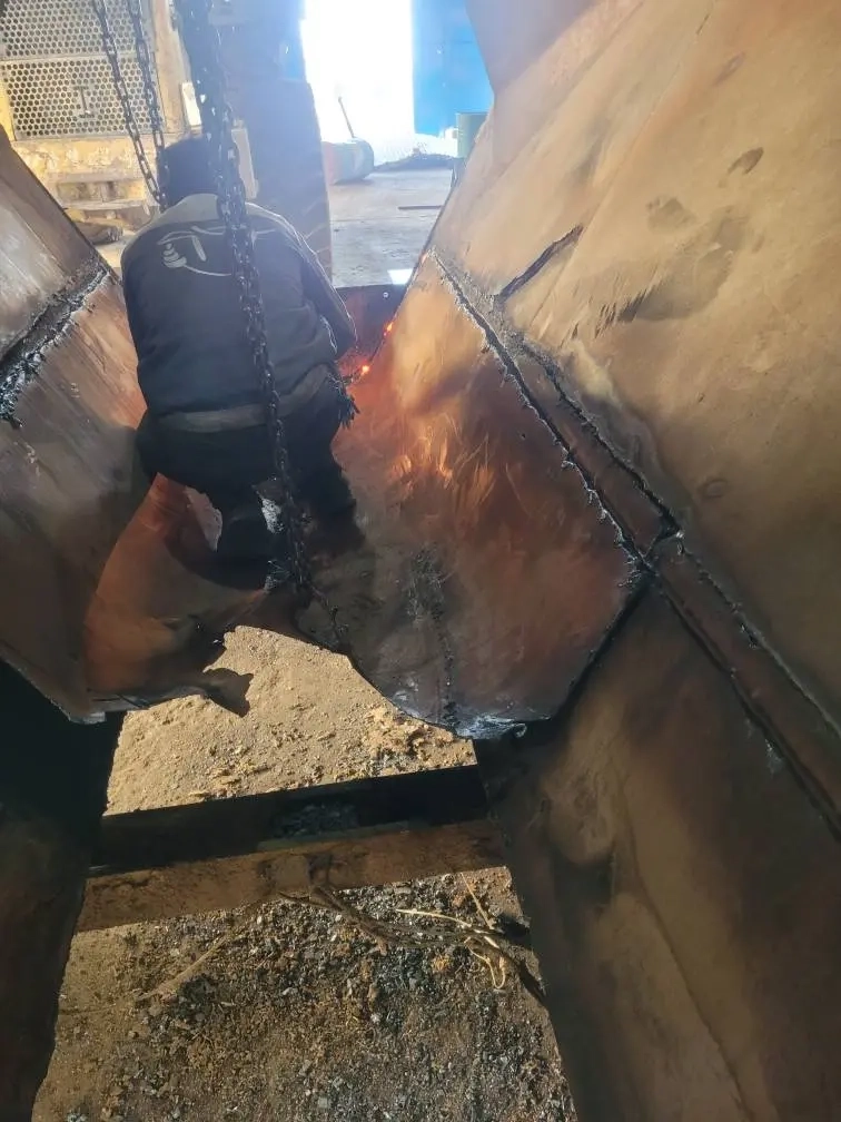 عملیات جایگزینی کامل کف فیدر استورتی و مانیتور شرکت ملاردشیر