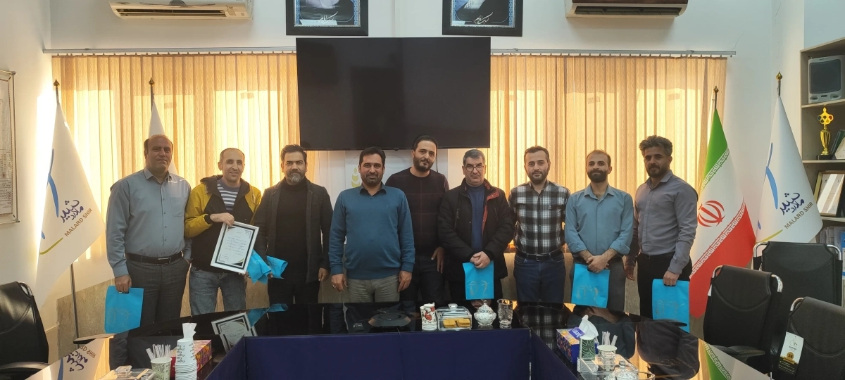 تقدیر و تشکر مدیرعامل ملاردشیر از مجموعه مالی شرکت و اعطای لوح سپاس به کارکنان این حوزه