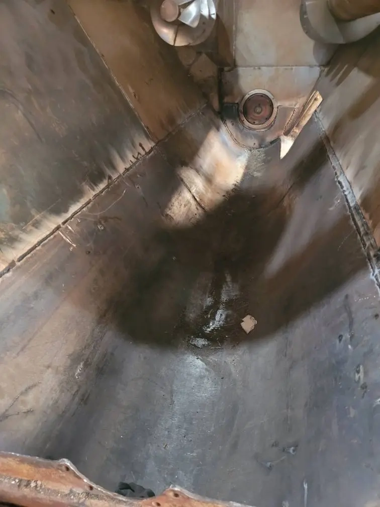 عملیات جایگزینی کامل کف فیدر استورتی و مانیتور شرکت ملاردشیر