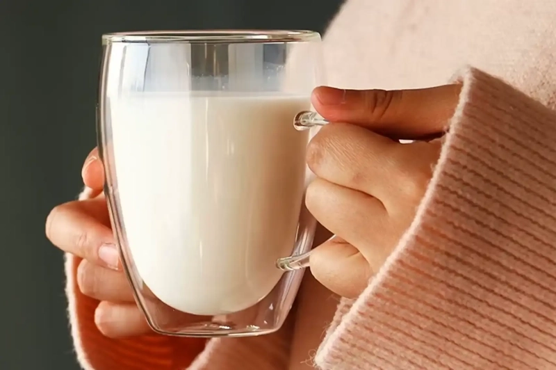 بهترین ترکیبات برای نوشیدن شیر؛ از افزایش ارزش غذایی تا طعمی لذت‌ بخش