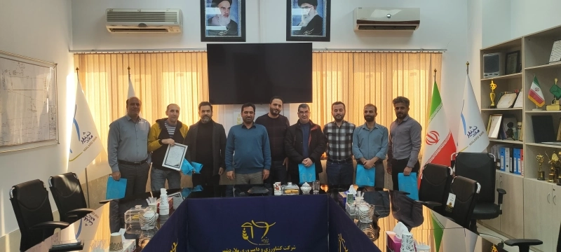 تقدیر و تشکر مدیرعامل ملاردشیر از مجموعه مالی شرکت و اعطای لوح سپاس به کارکنان این حوزه