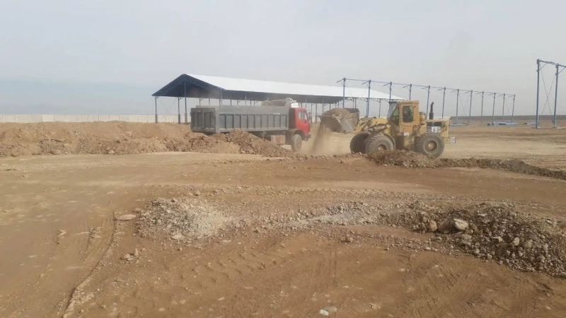 عملیات خاکی سالن‌ های 17 و 20 در پروژه 6 هزار راسی ملایر