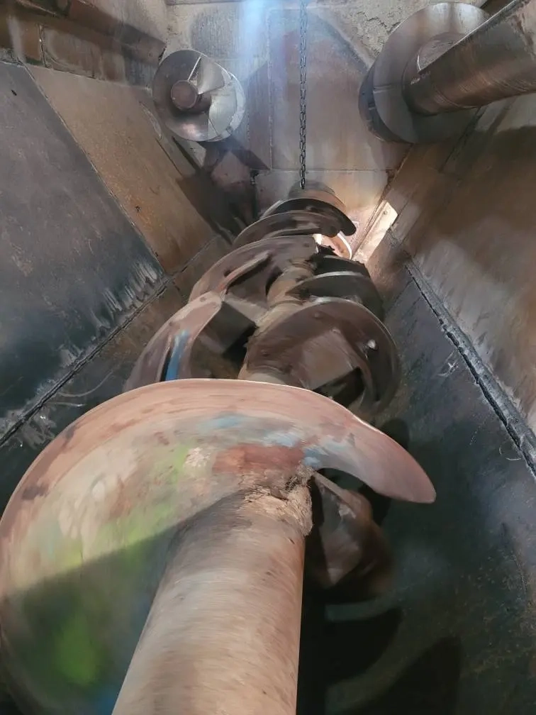 عملیات جایگزینی کامل کف فیدر استورتی و مانیتور شرکت ملاردشیر