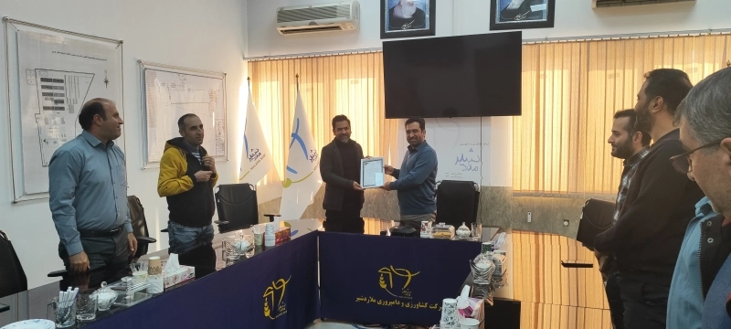 تقدیر و تشکر مدیرعامل ملاردشیر از مجموعه مالی شرکت و اعطای لوح سپاس به کارکنان این حوزه