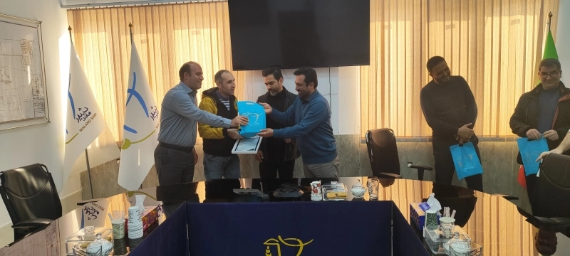 تقدیر و تشکر مدیرعامل ملاردشیر از مجموعه مالی شرکت و اعطای لوح سپاس به کارکنان این حوزه