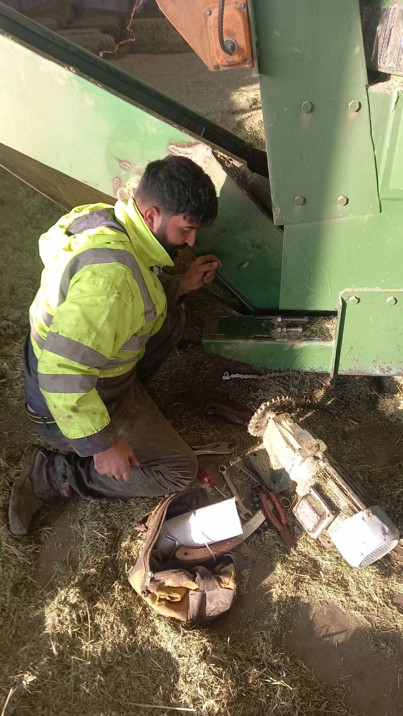 عملیات بهسازی و افزایش راندمان دستگاه یونجه‌ کوب در شرکت ملاردشیر