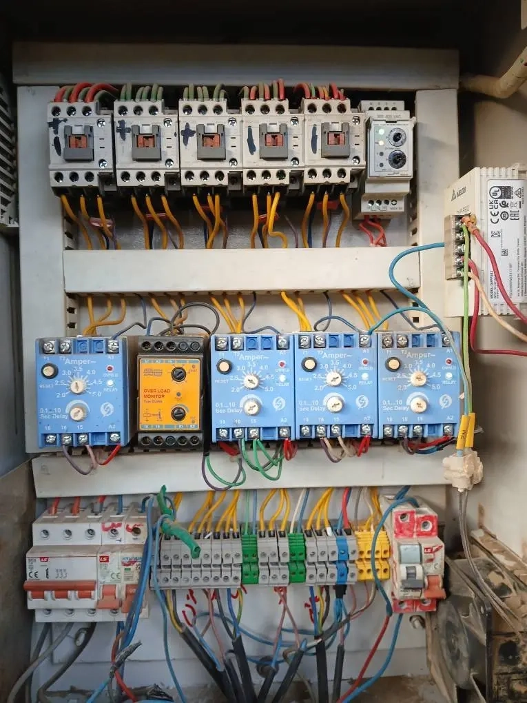 عملیات افزایش راندمان تابلوهای برق در شرکت ملاردشیر