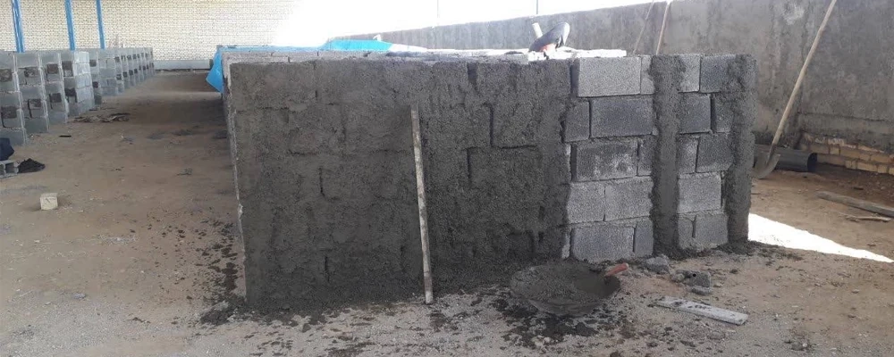 عملیات سیمان کاری باکس های آغوزخانه در پروژه 6 هزار راسی ملایر