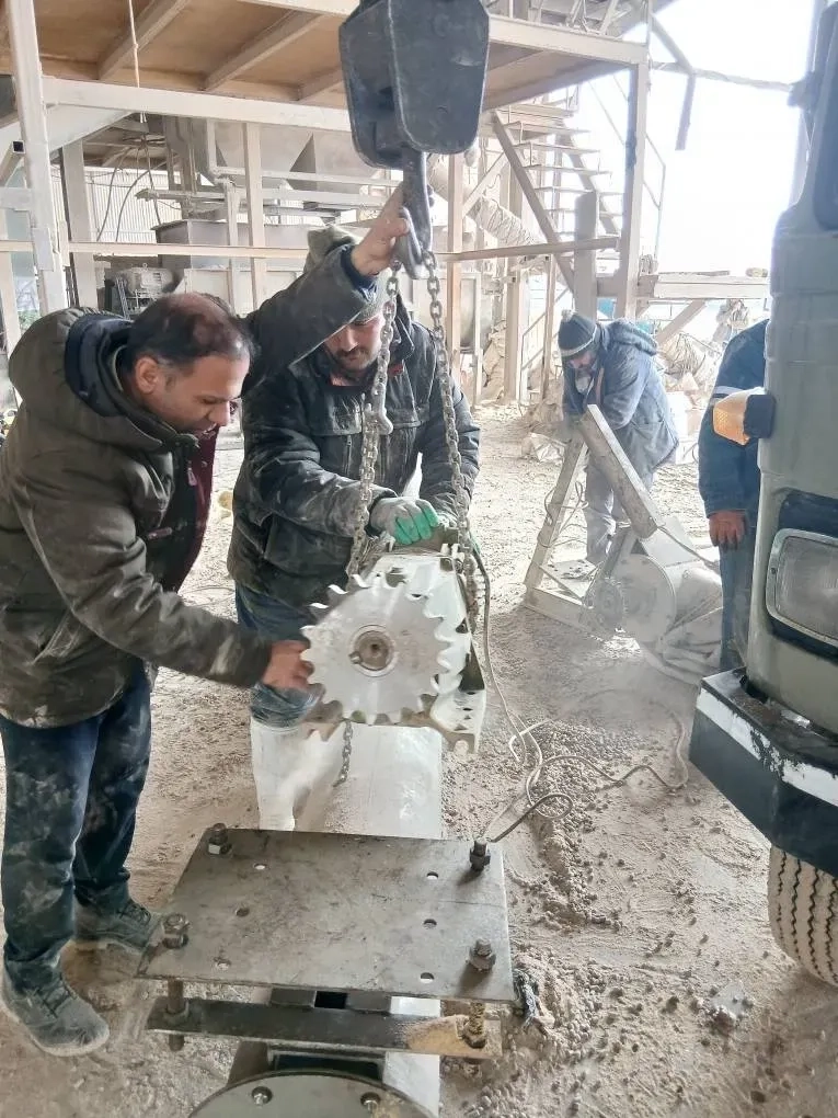 عملیات افزایش راندمان و ارتقای عملکرد آوگر تخلیه میکسر در کارخانه خوراک ملاردشیر