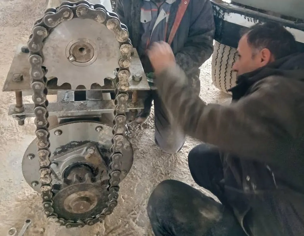 عملیات افزایش راندمان و ارتقای عملکرد آوگر تخلیه میکسر در کارخانه خوراک ملاردشیر