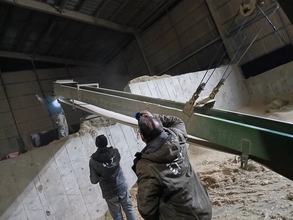 عملیات بهسازی و ارتقای عملکرد یونجه کوب شرکت ملاردشیر