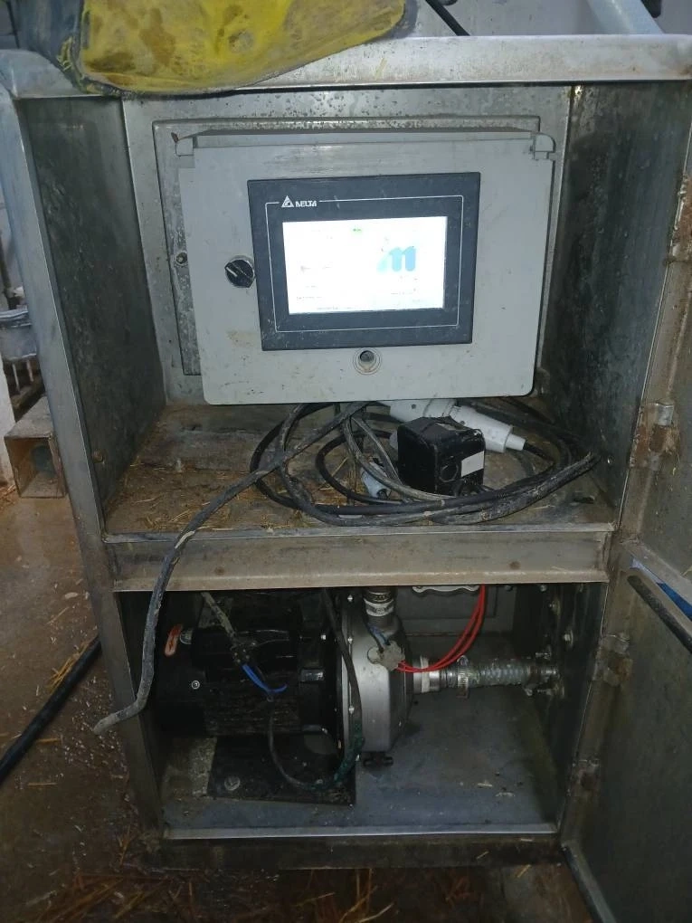 عملیات بازدید فنی و بهسازی عملکرد تابلوهای برق در زیرساخت تأسیسات شرکت ملاردشیر