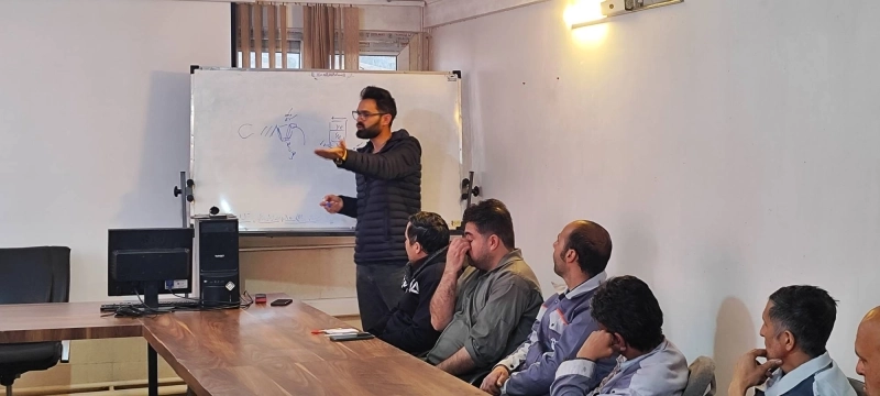 برگزاری کلاس آموزشی “بیماری‌ یابی و فحل‌ یابی” ویژه پرسنل تولید در شرکت ملاردشیر