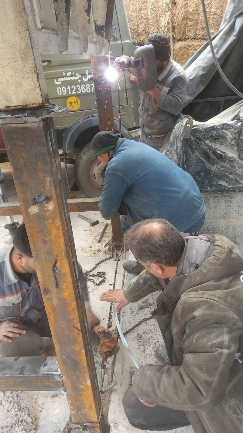 عملیات جابجایی، ساخت پایه و نصب میکسر در کارخانه خوراک‌ سازی ملاردشیر