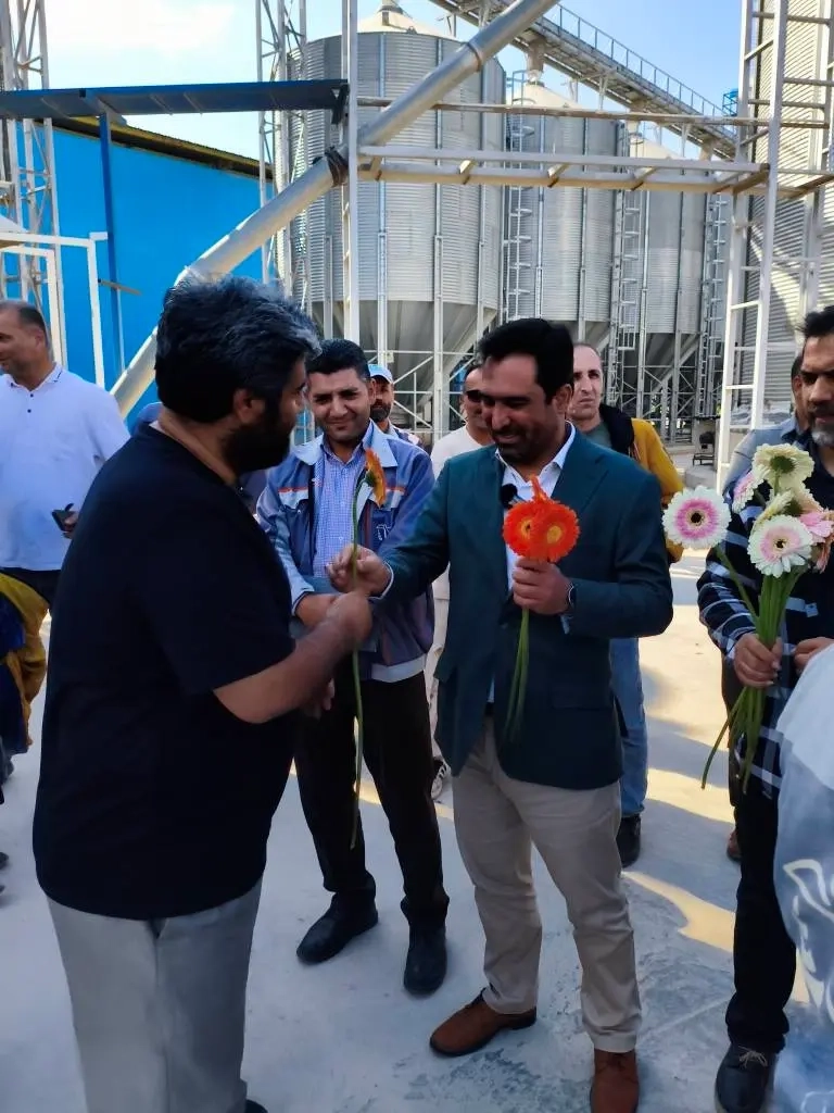 کارگران خط مقدم امنیت غذایی؛ قدردانی مدیرعامل ملارد شیر در روز کارگر