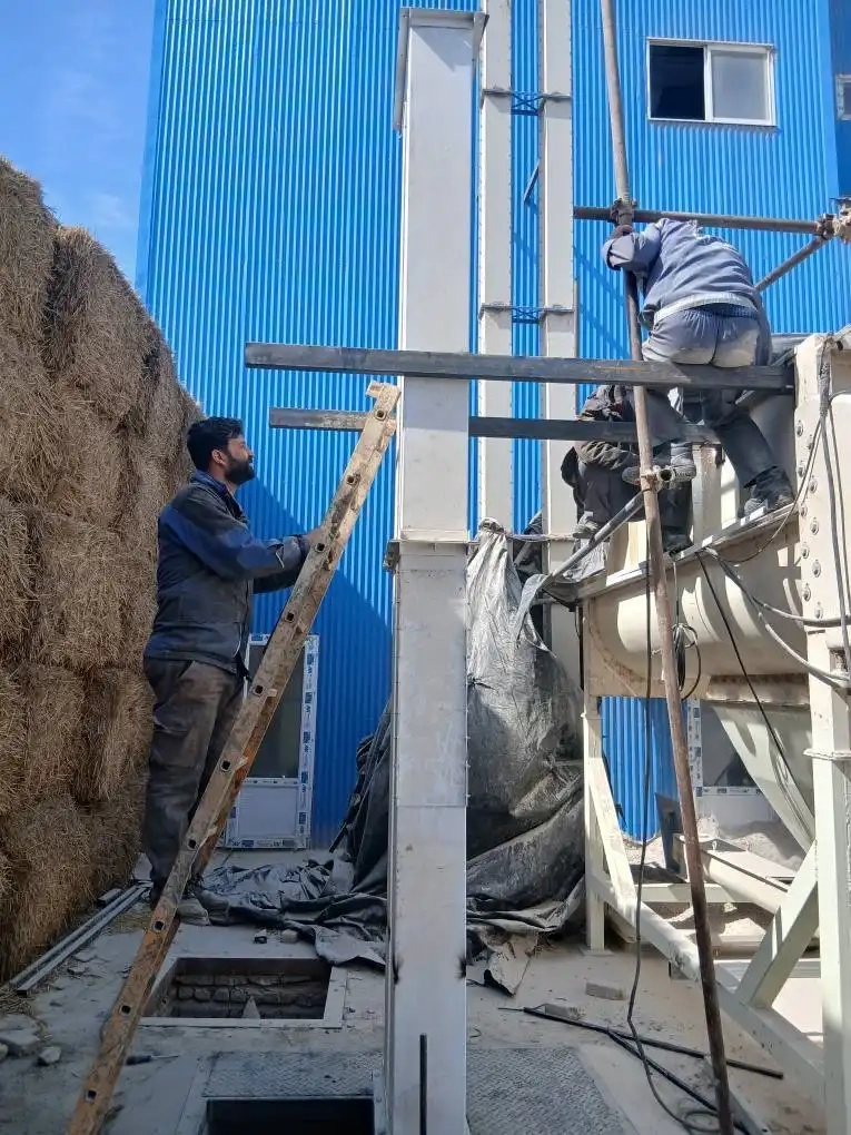 عملیات نصب الواتور و درپوش چاله الواتور در کارخانه خوراک شرکت ملاردشیر
