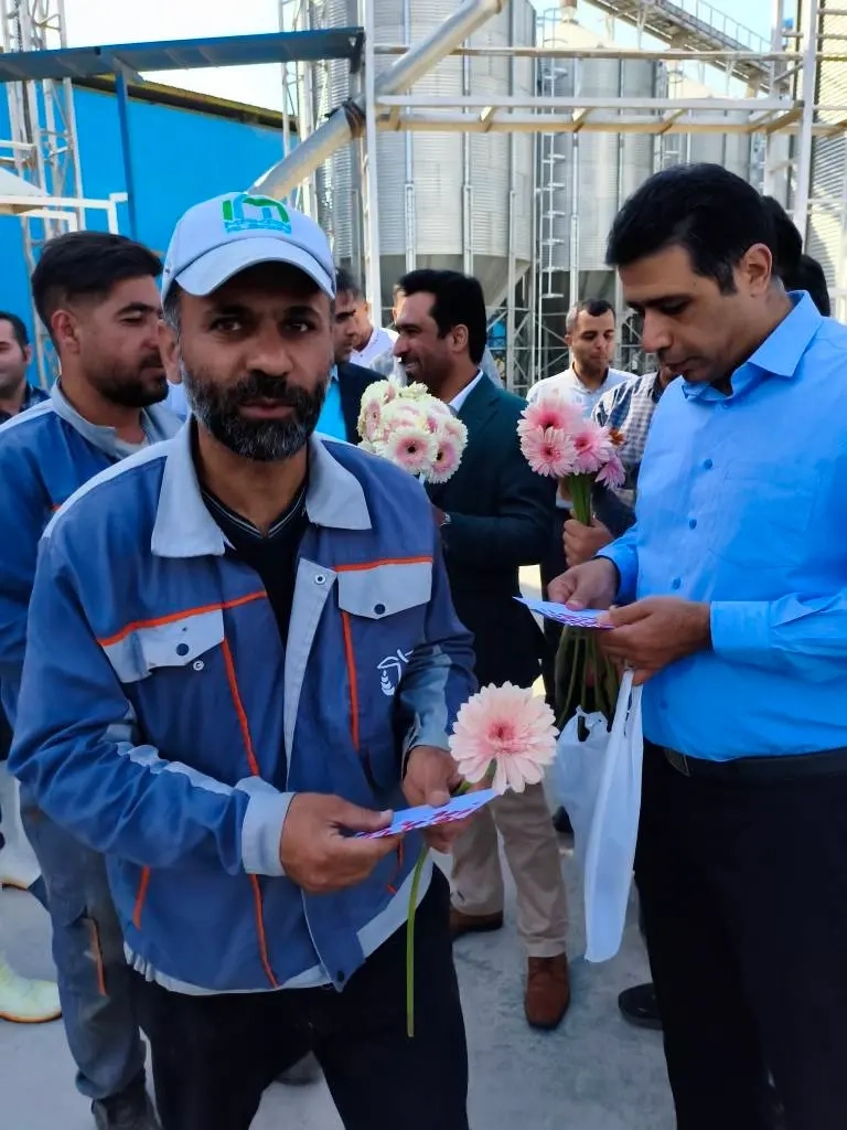 کارگران خط مقدم امنیت غذایی؛ قدردانی مدیرعامل ملارد شیر در روز کارگر